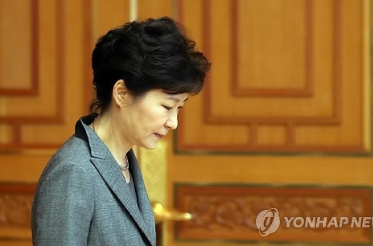 박 대통령의 지지율 71%-> 56.5% 대폭 하락