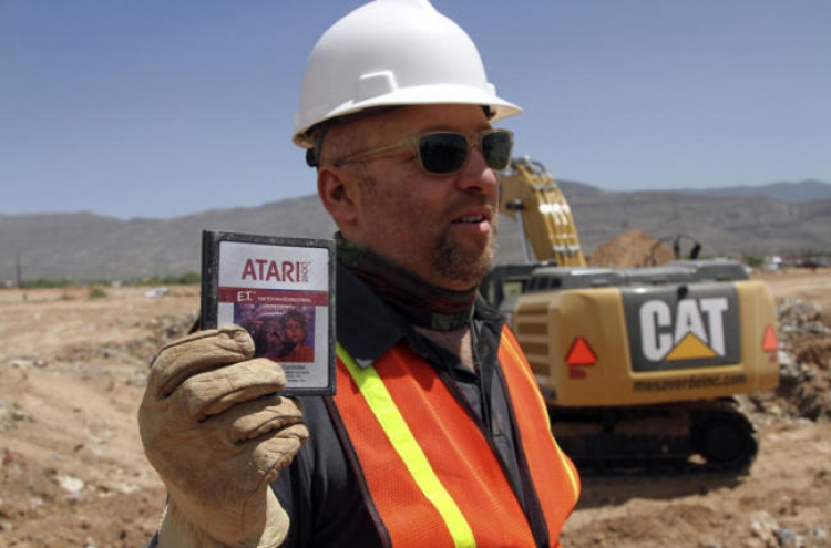 Diggers find Atari’s E.T. games in landfill