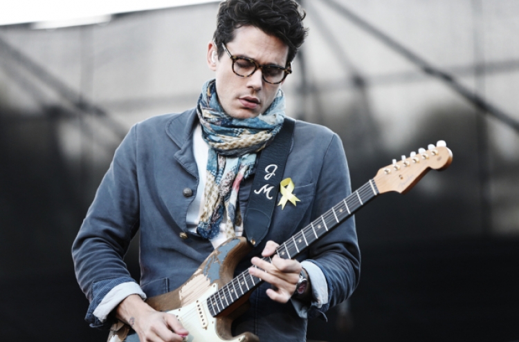 [Herald Review] John Mayer brings warm, groovy performance to Seoul