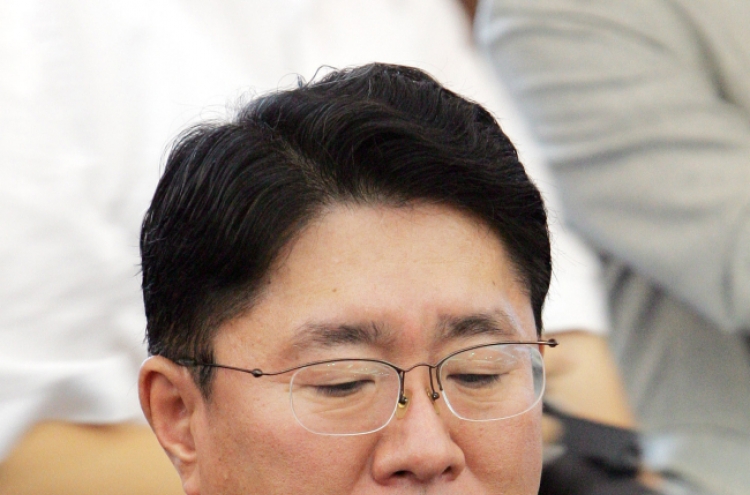 Park names ex-prosecutor as NIS 2nd deputy director