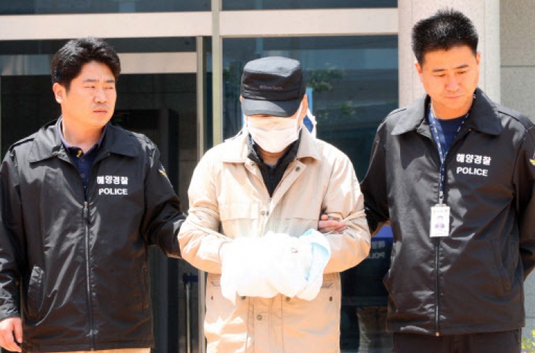 Sewol probe expands as victims’ anger boils over