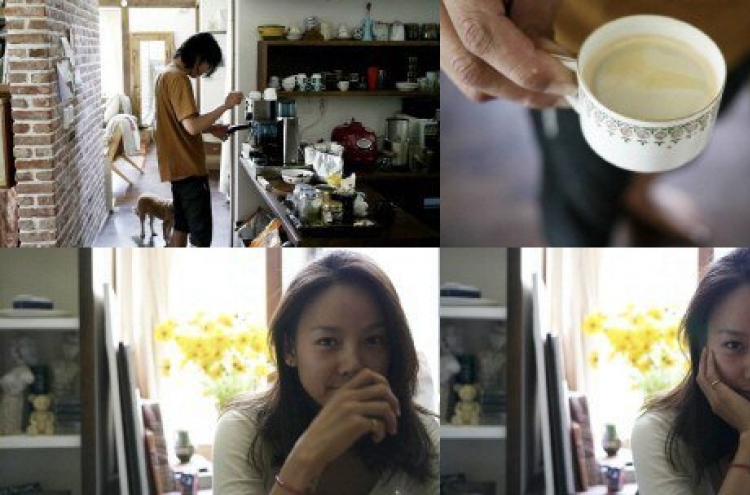 Lee Hyori shows glimpse of morning coffee time