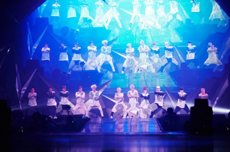 EXO charms Hong Kong fans at first concert abroad