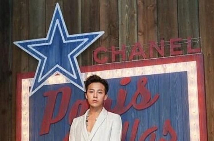 G-Dragon visits Japan for Chanel fashion show