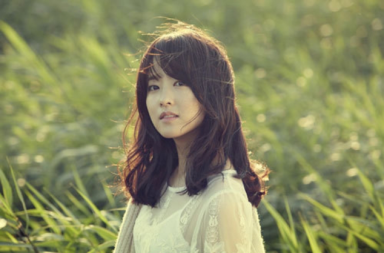 Park Bo-young acts as mentor for young Vietnamese