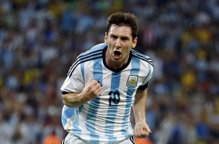 [World Cup] Messi lifts Argentina