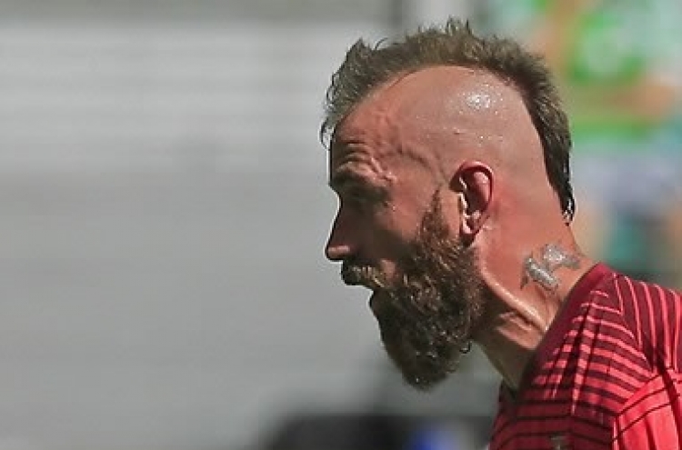 [World Cup] Portugal deny Meireles gave referee 'double finger'