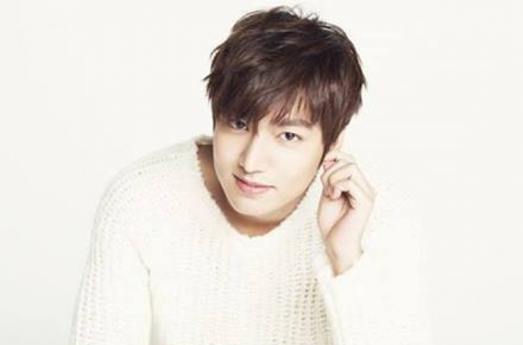 Lee Min-ho gives gifts to staff to celebrate his birthday