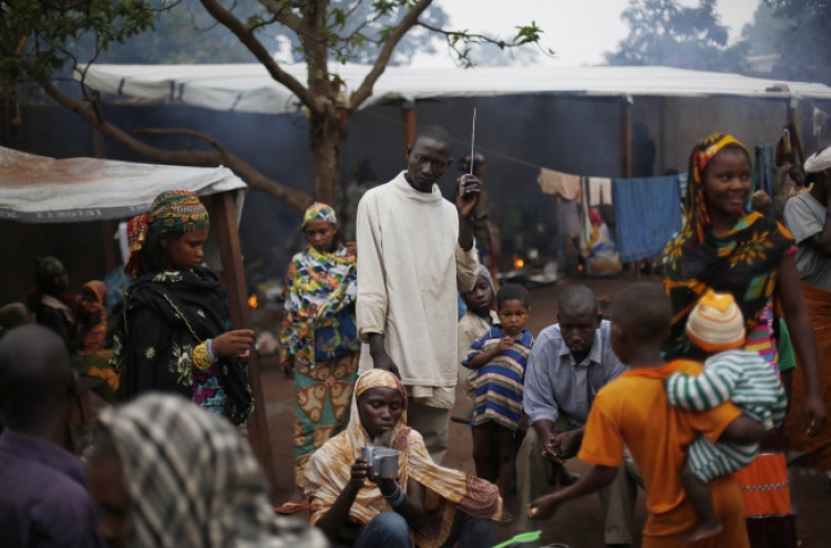Food rations slashed for 800,000 African refugees: U.N.