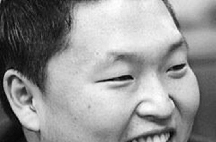 Psy‘s photo taken at age 27 revealed