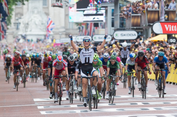 Kittel wins Stage 3 of Tour de France