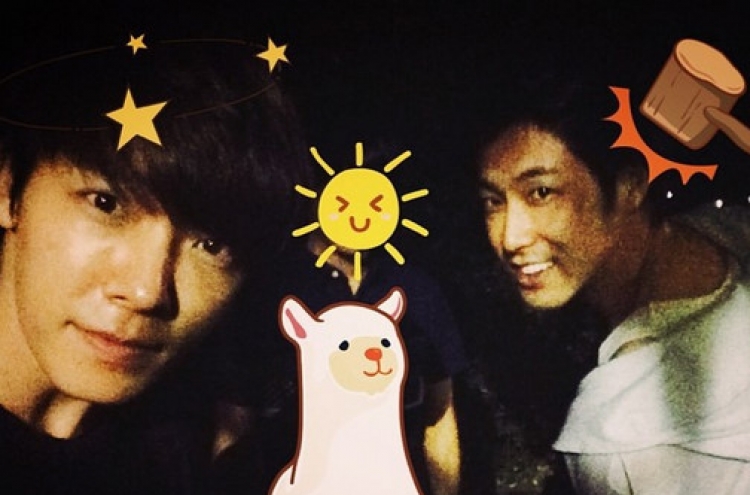 Super Junior Donghae and TVXQ U-Know pictured together