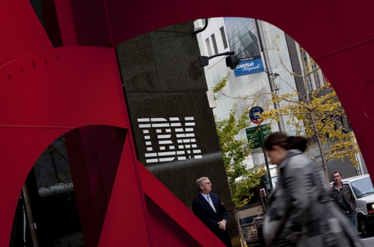 Apple and IBM team up on mobile devices for business