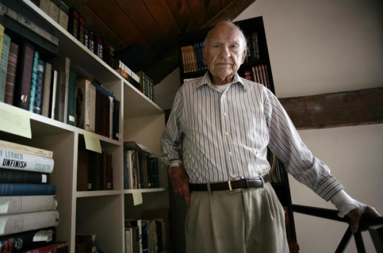 James Burns, Pulitzer-winning historian, dies