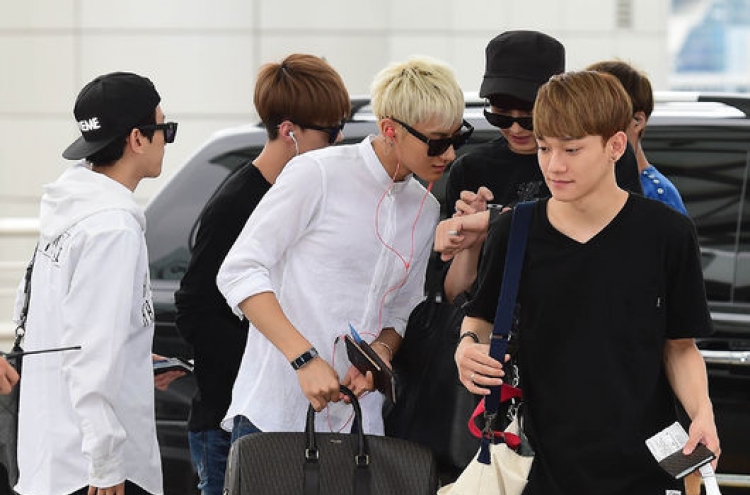 EXO leaves for China in casual look