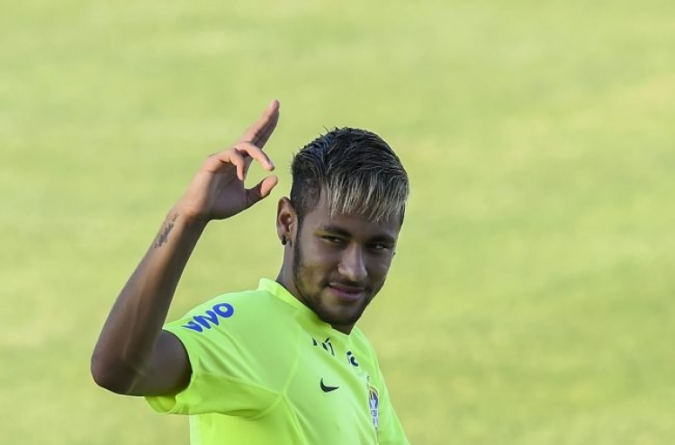 Neymar says back improving