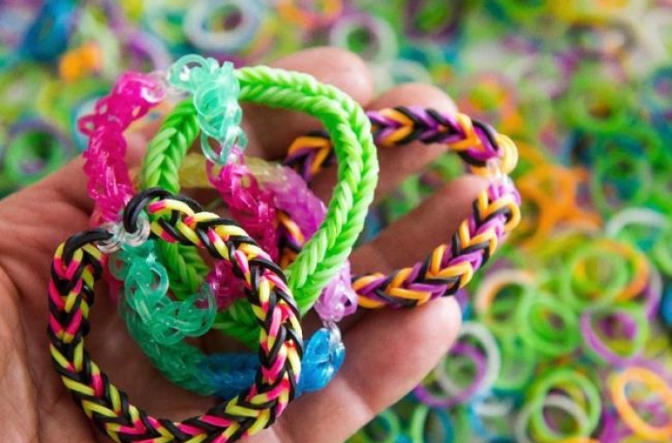 Loom band craze fetches French couple $1 million