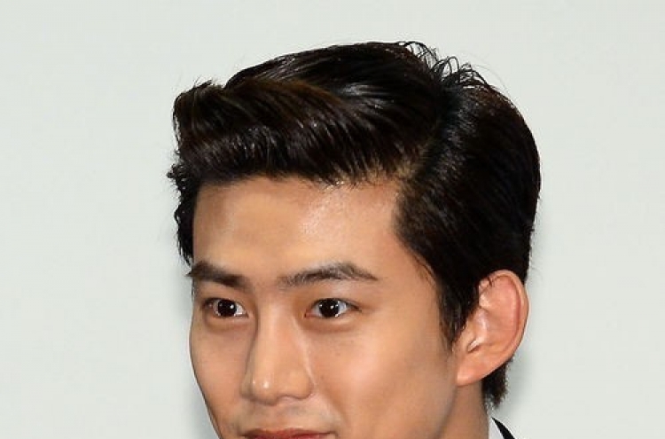 2PM’s Taecyeon sends warning to obsessive fans