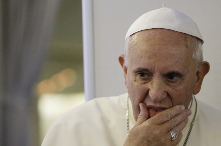 Car crash kills 3 relatives of pope