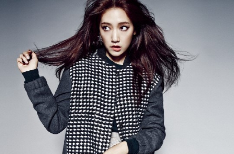Park Shin-hye in spotlight for modern ‘Autumn look’