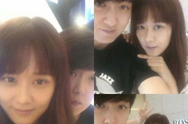 Jang Na-ra pictured with brother