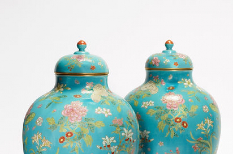 Chinese vases soar 120 times past estimate to fetch $1.2m
