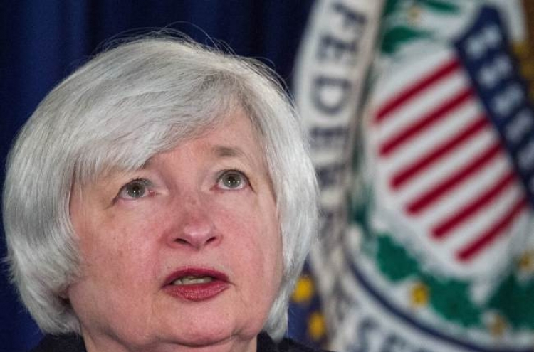 Fed keeps rates low, for now