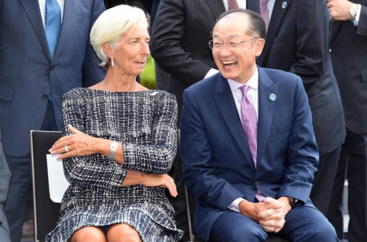 G20 vows to breathe new life into world economy