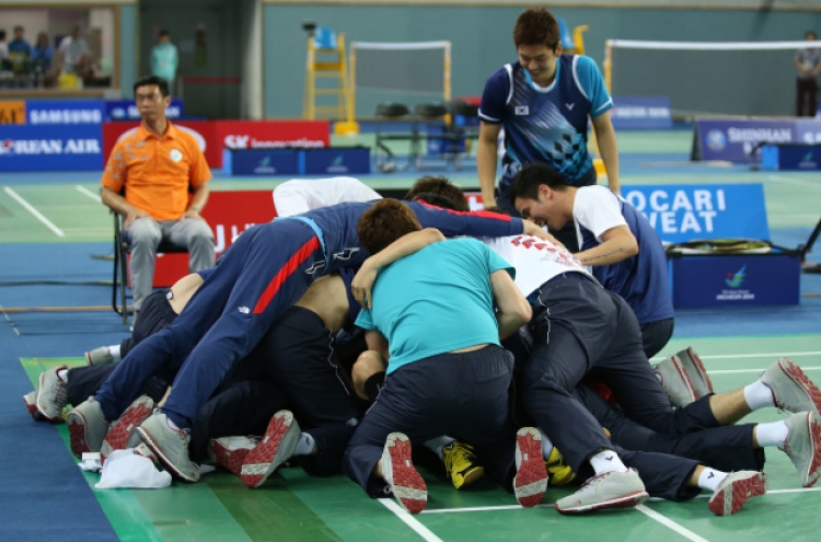 [Asian Games] Korea shocks China to win men's badminton team gold