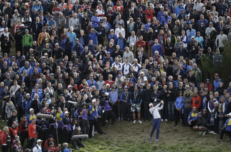 Europe takes 10-6 lead at Ryder Cup