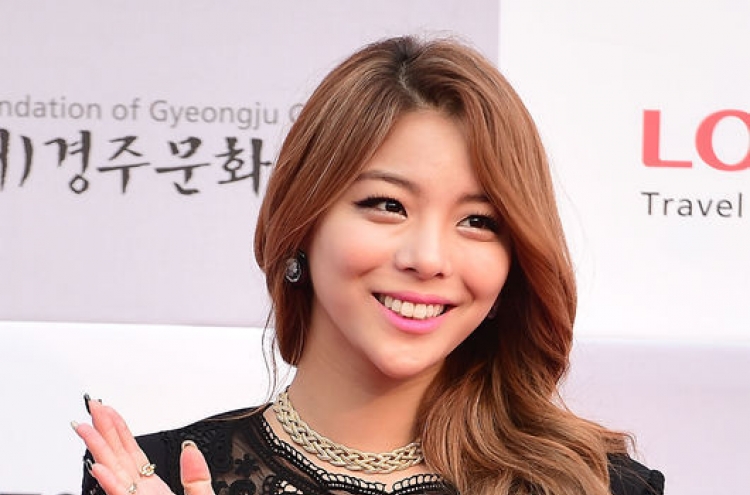 Ailee tops ‘Inkigayo’ with ‘Don’t Touch Me‘