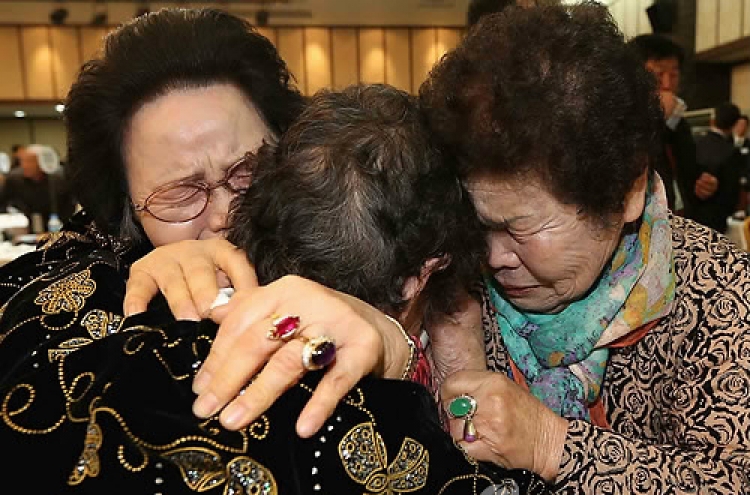 Seoul to prioritize family reunions in N. Korea talks