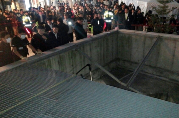 14 feared dead in vent collapse: police