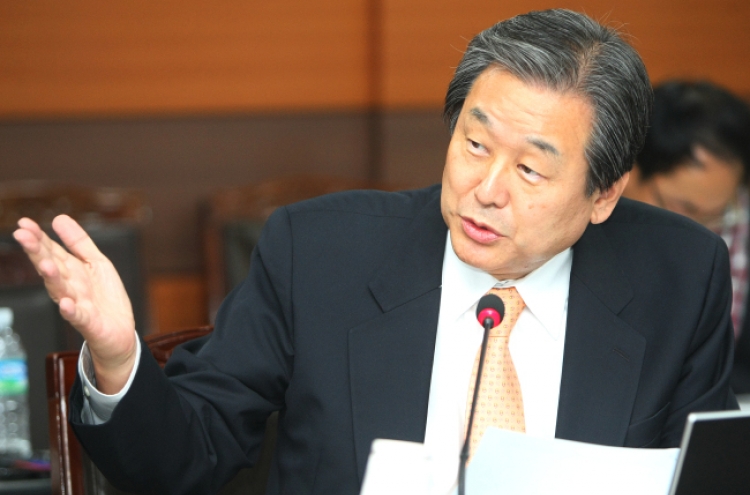 [Newsmaker] Park, Saenuri at odds over constitutional revision