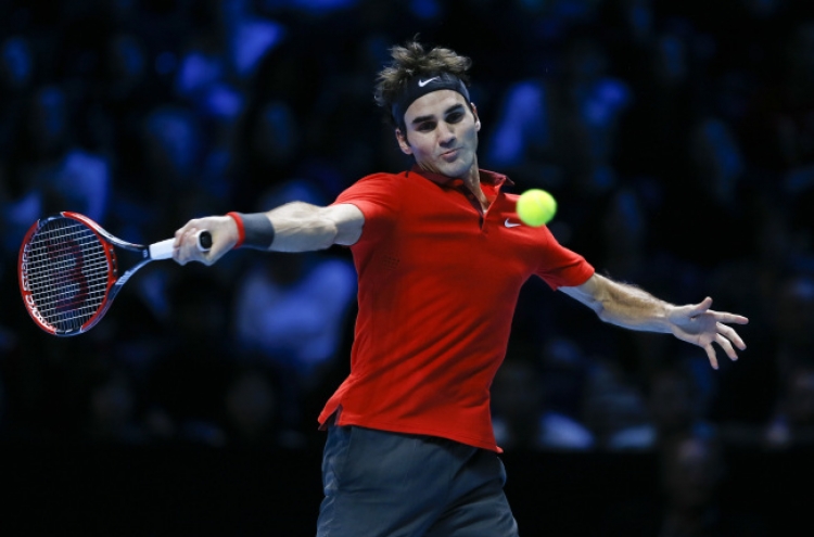 Federer beats Murray at ATP Finals