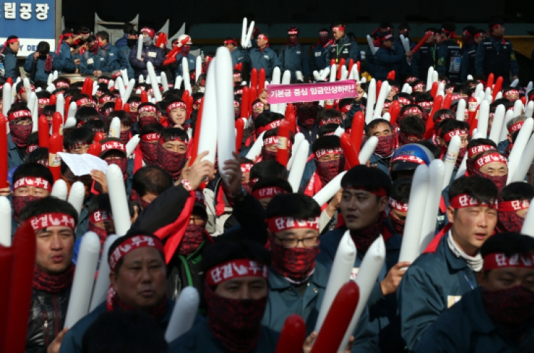 Hyundai Heavy workers go on first strike in two decades