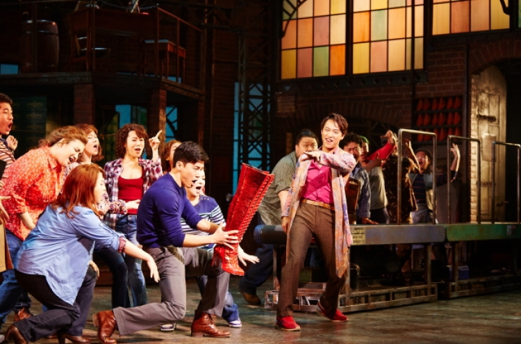 [Herald Review] ‘Kinky Boots,’ if your spirit needs lifting