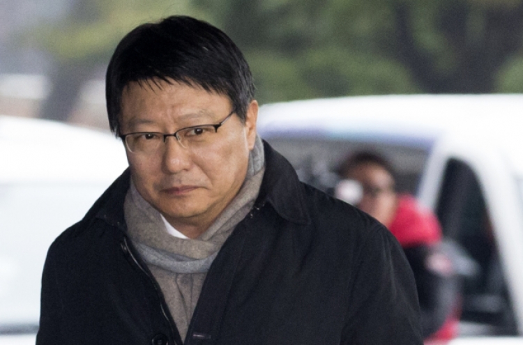 Park's brother summoned over document leak