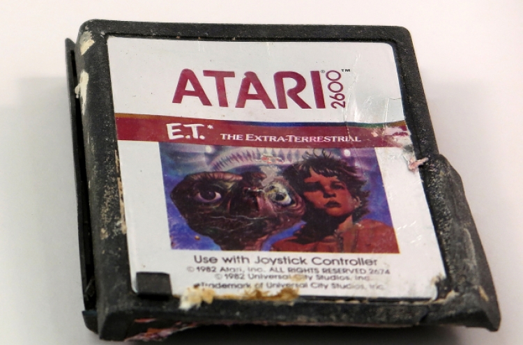 Atari’s ‘E.T.’ game joins Smithsonian collection