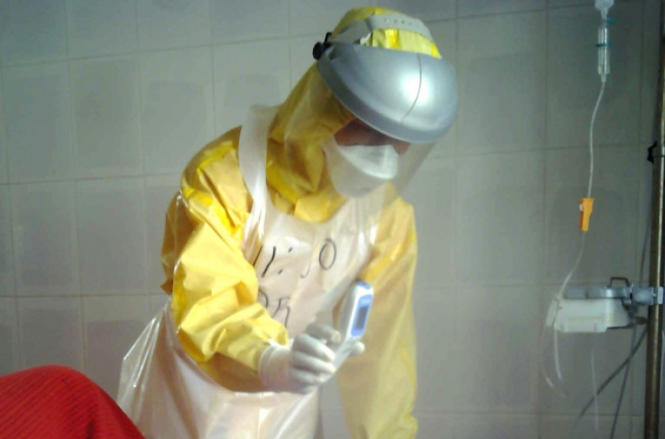 Ebola medics recount mission on edge of death