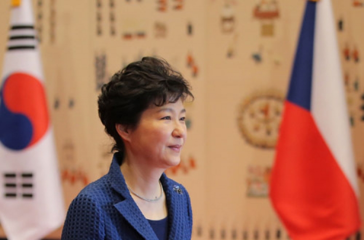 Park to replace unpopular chief of staff