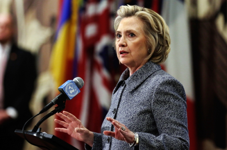 [Newsmaker] Clinton breaks silence on email controversy
