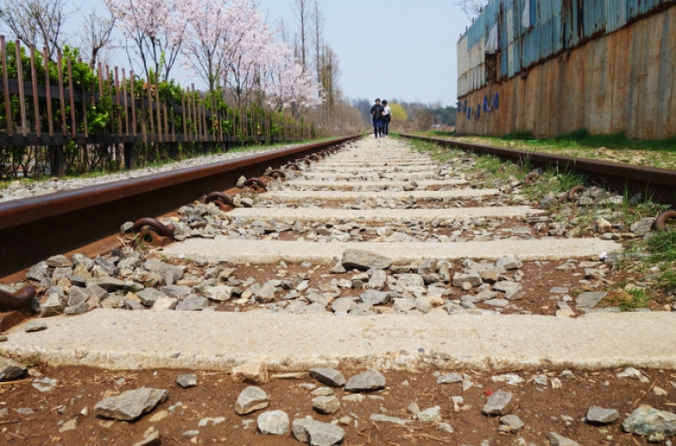 Spring outing in Seoul off the beaten path