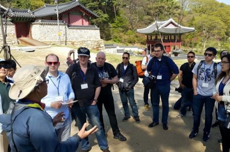 Bloggers get guided Namhansanseong tour