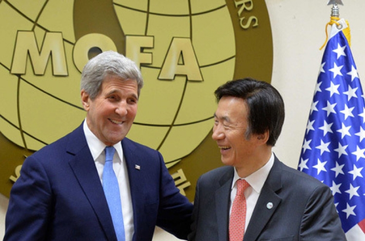 Yun, Kerry reaffirm strong alliance against N. Korea