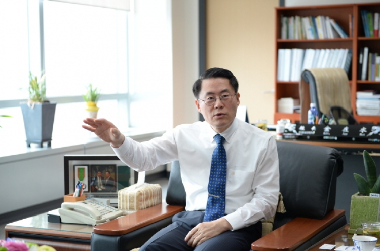 [Herald Interview] Agricultural exports need stronger R&D, coherent hansik branding: aT chief