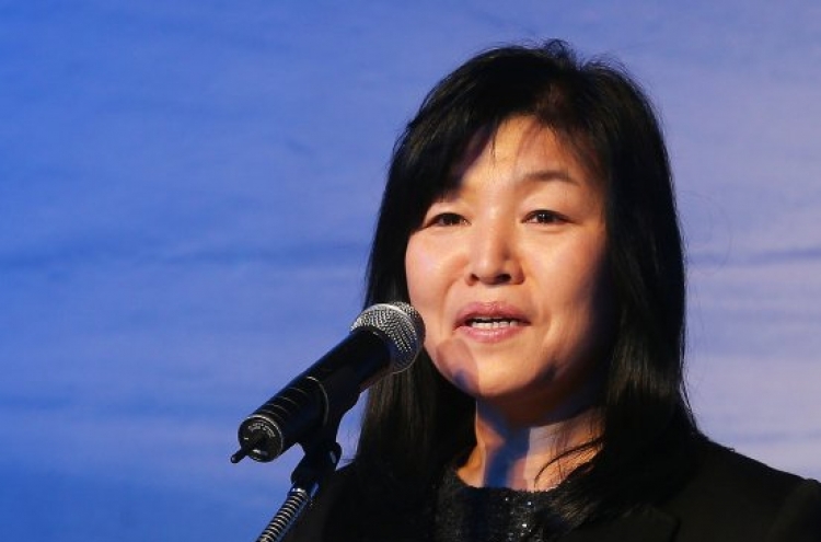 Plagiarism suspicions raised on novelist Shin Kyung-sook