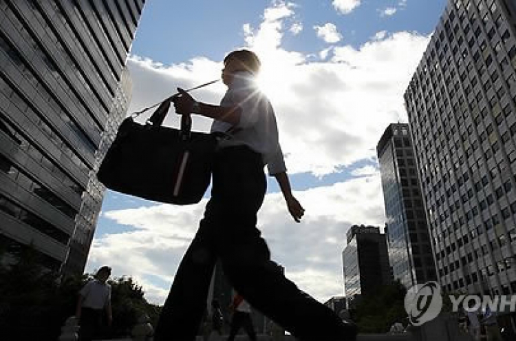 Korea tops ratio of underpaid workers in major economies