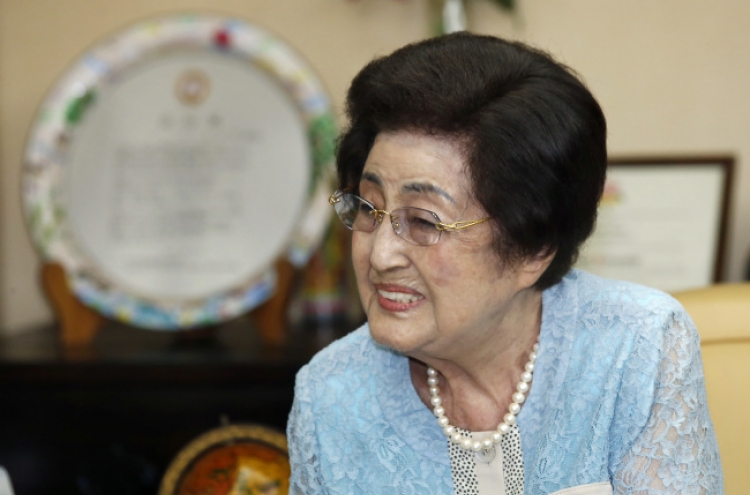 Ex-first lady’s N.K. visit raises hope for cross-border thaw
