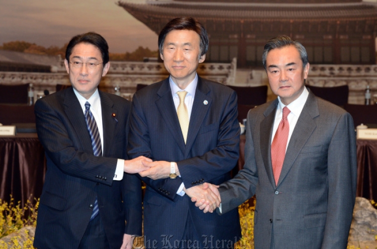 Japan, U.S. welcome trilateral summit plan